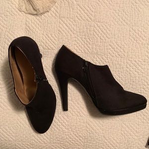 Black Pumps in Great Condition!